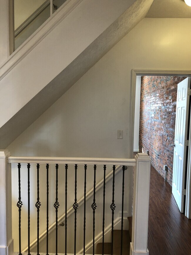 Building Photo - *****Gorgeous Lawrenceville 3-Bed / 1.5 Bath available FOR RENT   July 1st!!******