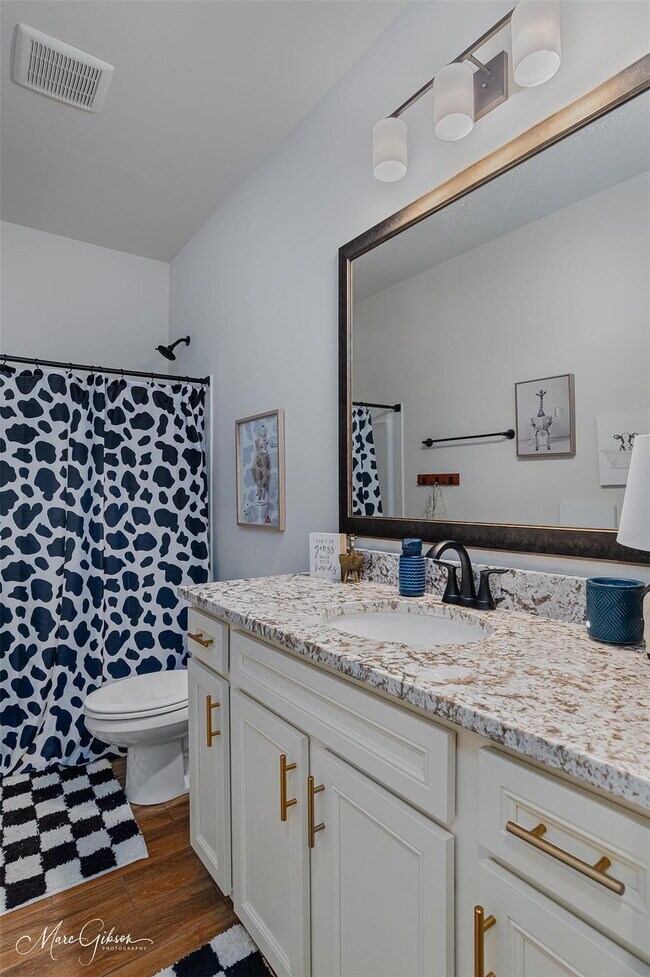 Building Photo - 767 Crozier Dr