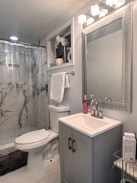 Building Photo - 114 Urell Pl NE