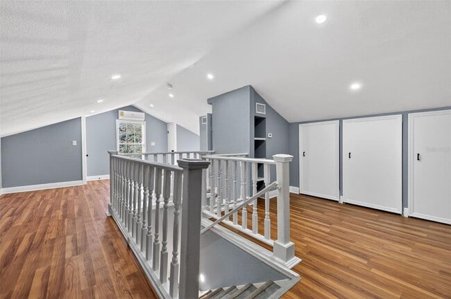 Building Photo - 2835 W Shelton Ave