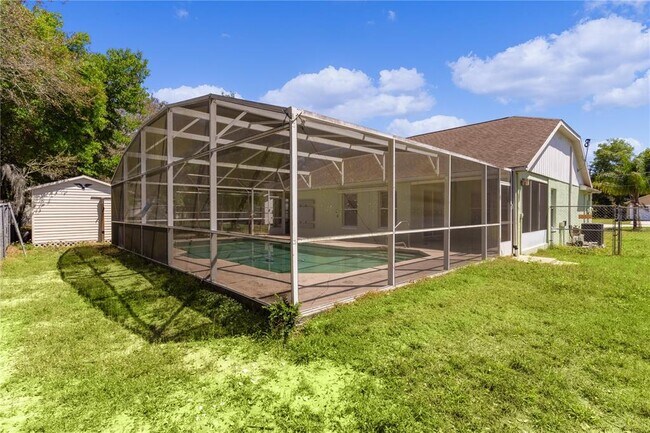 Building Photo - 40045 Palm St