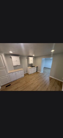 Building Photo - 12 Kuntz St