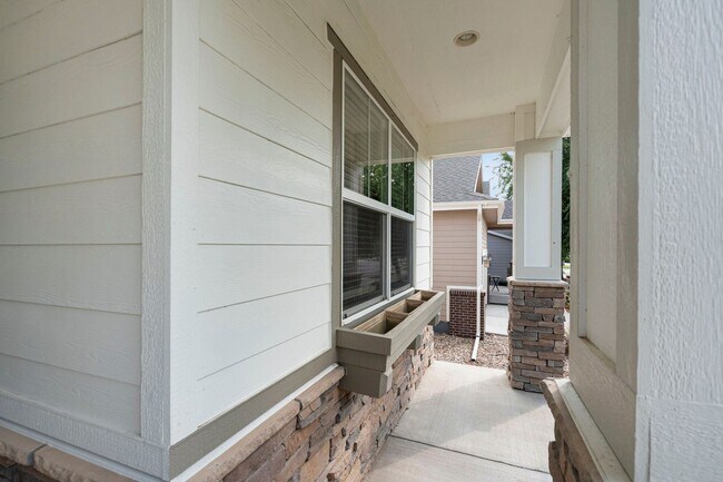 Building Photo - 4-Bed 3-Bed House