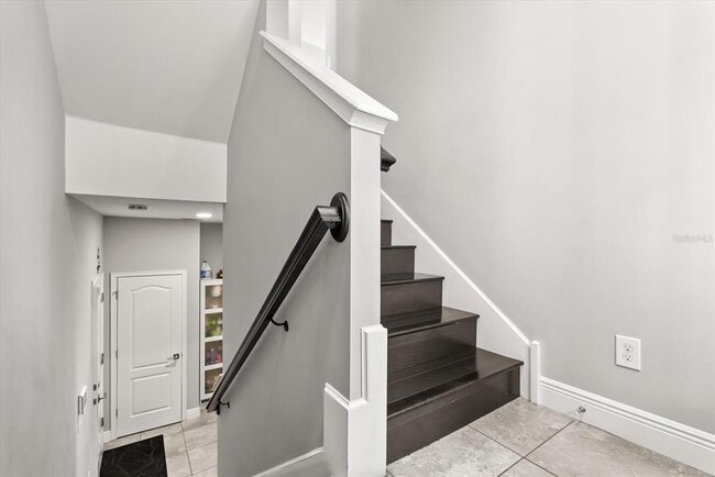 Building Photo - 520 Lanark Ct