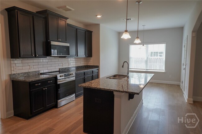 Building Photo - 6 Walkers Cay Ct