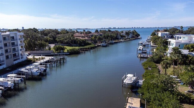 Building Photo - 1709 N Tamiami Trl