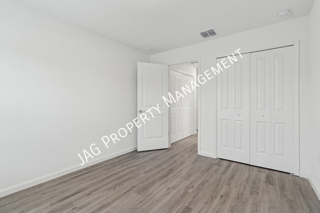 Building Photo - 271 Christensen Ave SE