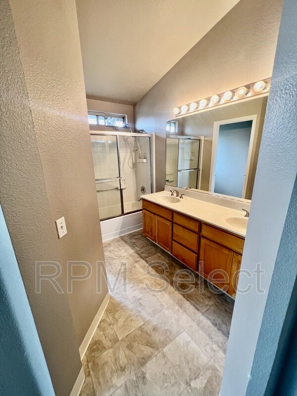 Building Photo - 4932 Chaps Ct