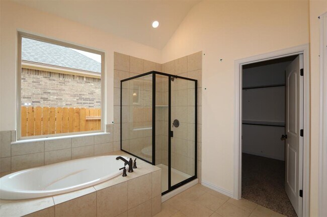 Building Photo - 3305 Amerigo Pl