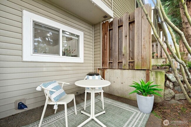Building Photo - 401 S 51st Ct