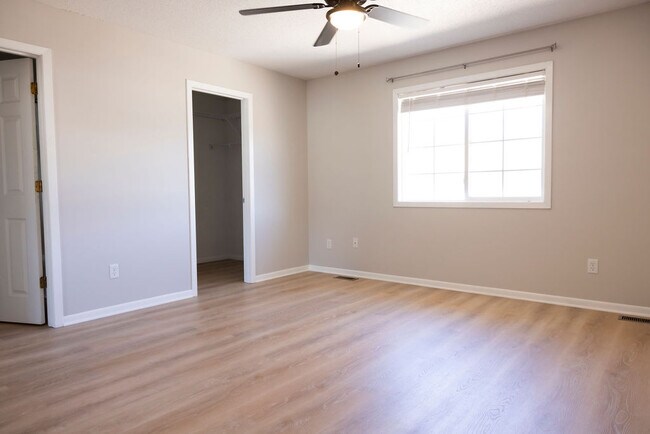 Master Bedroom - 433 W Zeller St