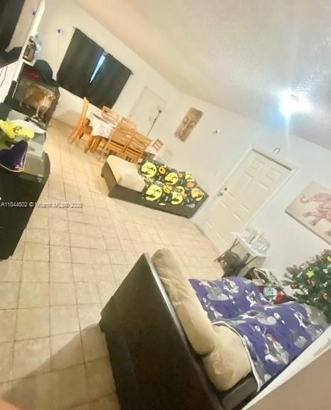 Building Photo - 800 NW 44th Ave