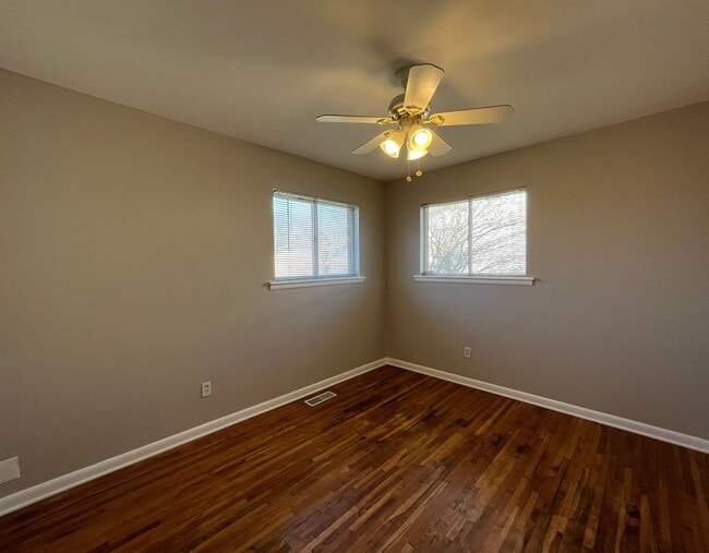 Building Photo - 3 bedroom in Broken Arrow