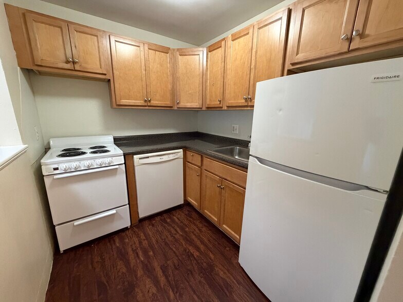 Building Photo - 306 Tappan St