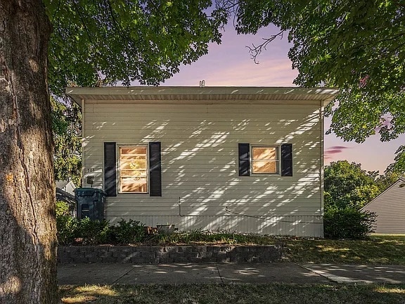 Building Photo - 703 W Dowland St