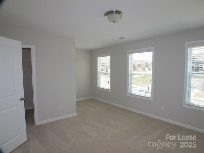 Building Photo - 1413 Bramblewood Dr
