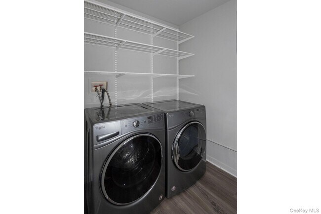 Building Photo - 4003 Townehouse Dr