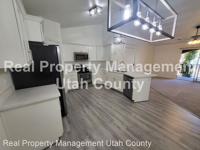 Building Photo - 3 br, 2 bath House - 518 S 2150 W Apt. 304