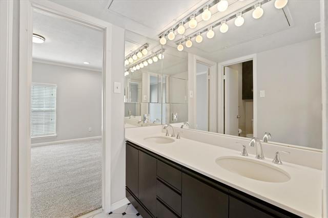 Building Photo - 4409 Travis St