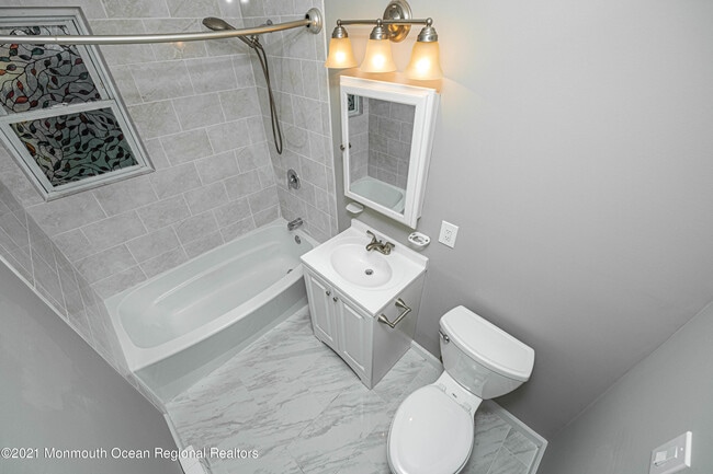 Building Photo - 61 Stonehurst Blvd