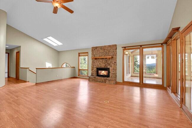 Building Photo - 5368 Evergreen Heights Dr