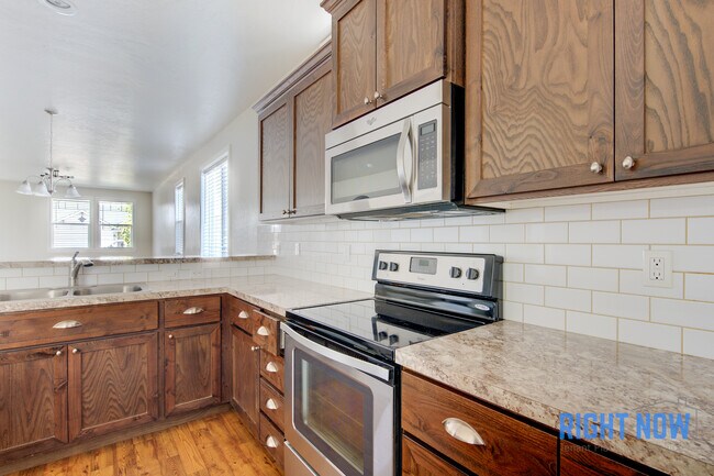 Building Photo - 4648 N Elisha Ave