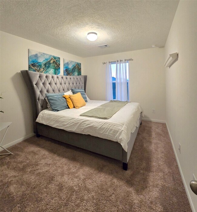 Building Photo - 15330 Silver Breeze Ln
