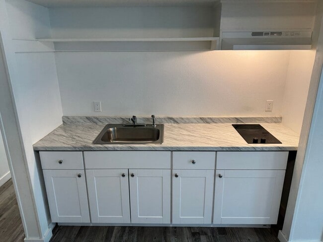 Building Photo - 1 bedroom apartment in Eugene!
