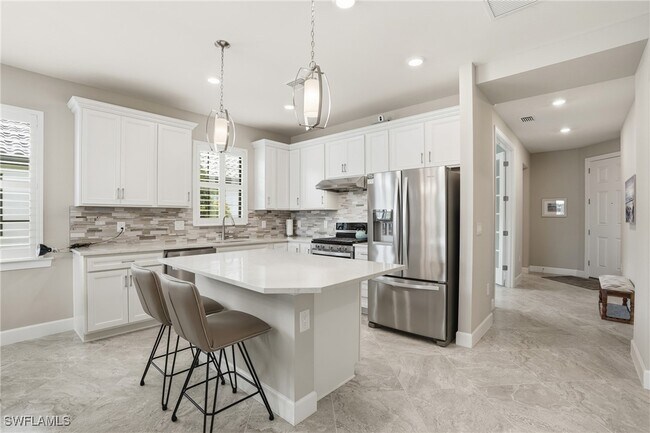 Building Photo - 12361 Canal Grande Dr