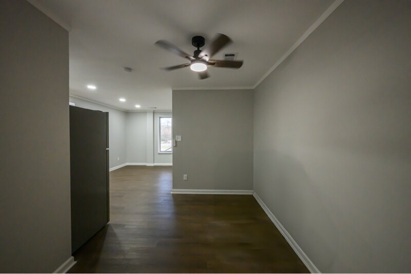 Building Photo - 165 E Charles St