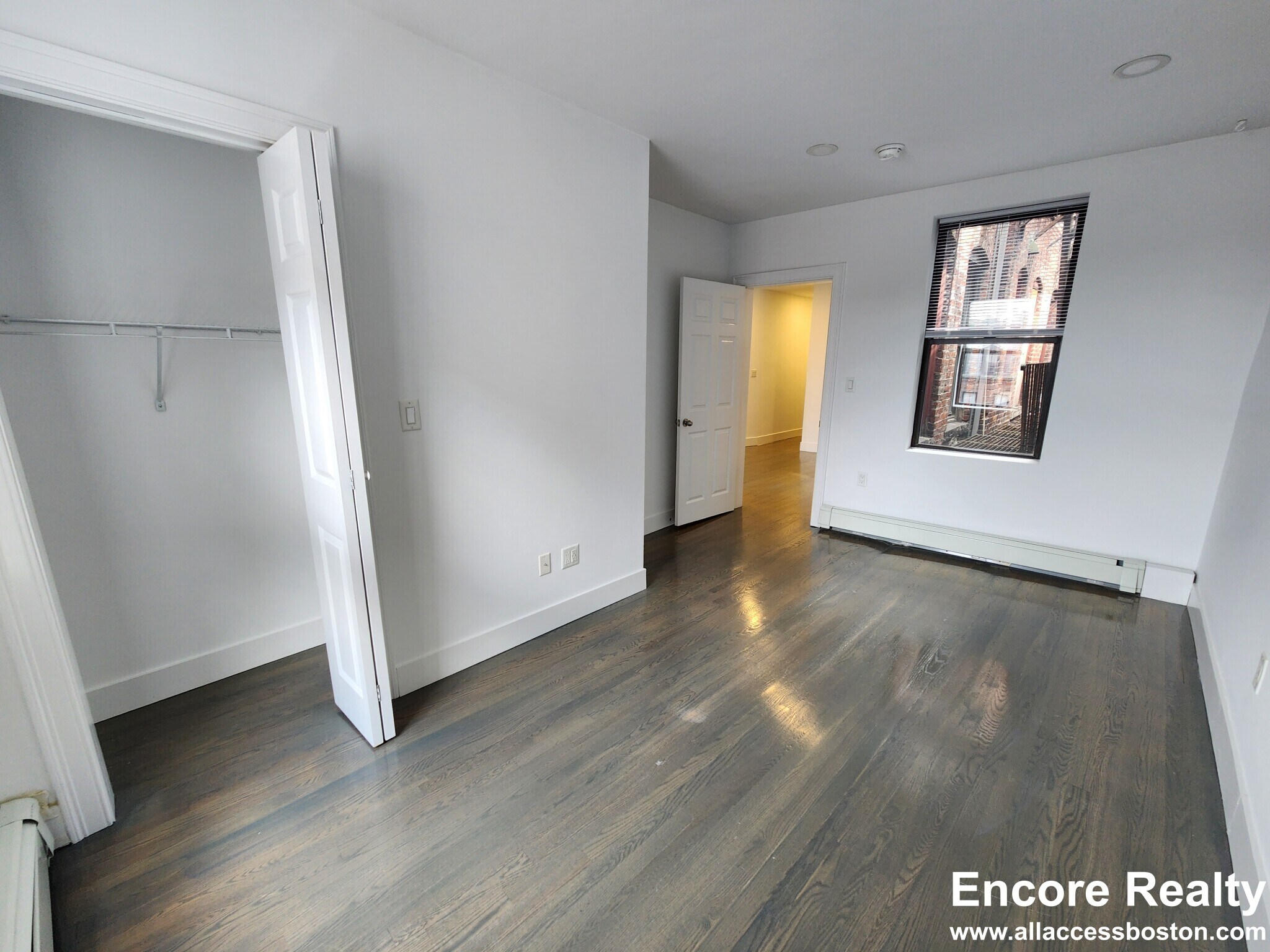 Building Photo - 44 Joy St