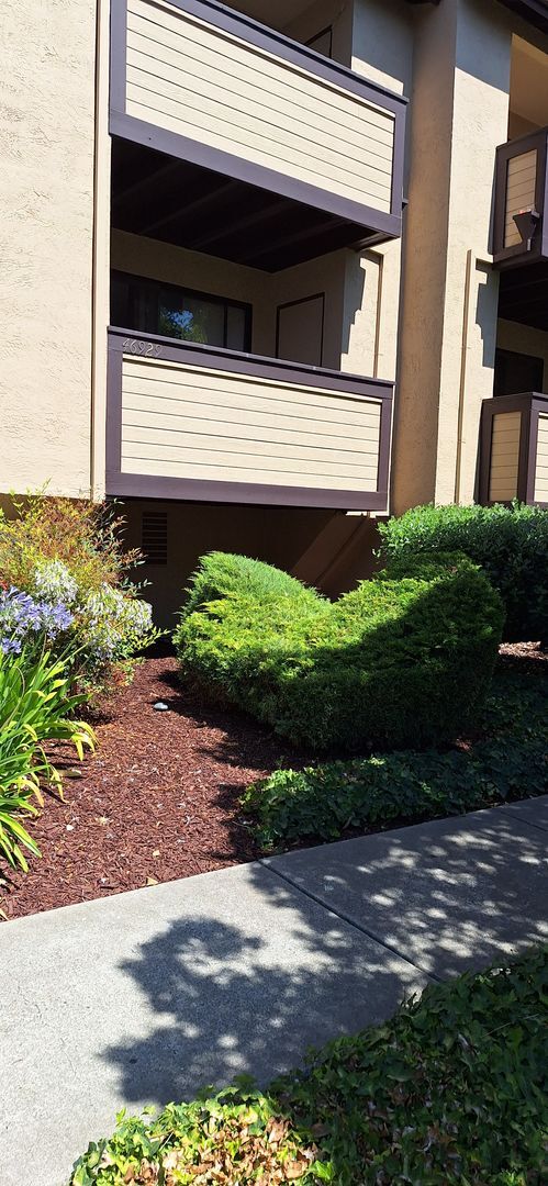 Building Photo - $2750 2 BED/2 BATH CONDO IN WARM SPRINGS, ...