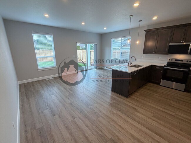 Building Photo - 1333/1335 Oppek St NE #2023-LL765