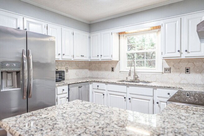 Building Photo - 120 Fox Hunt Ln