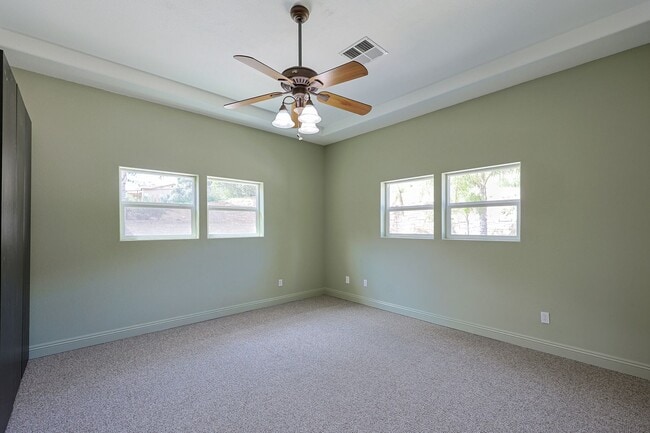 Building Photo - 5BR Home in Ramona Country Estates with Pool & Views