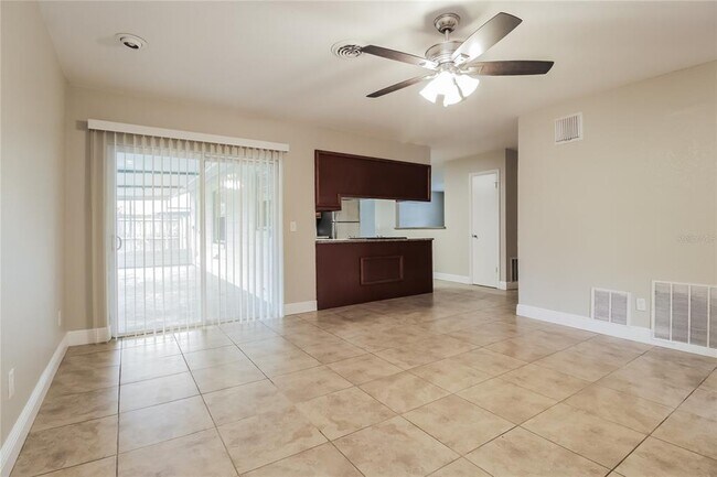 Building Photo - 734 Dunhill Dr