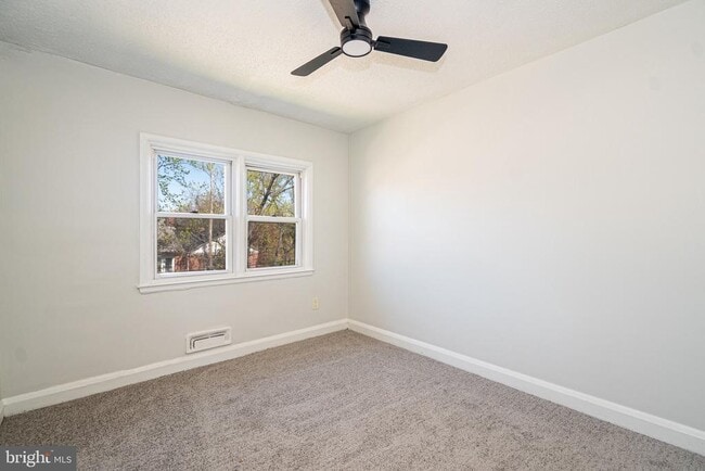 Building Photo - 620 Harwood Ave