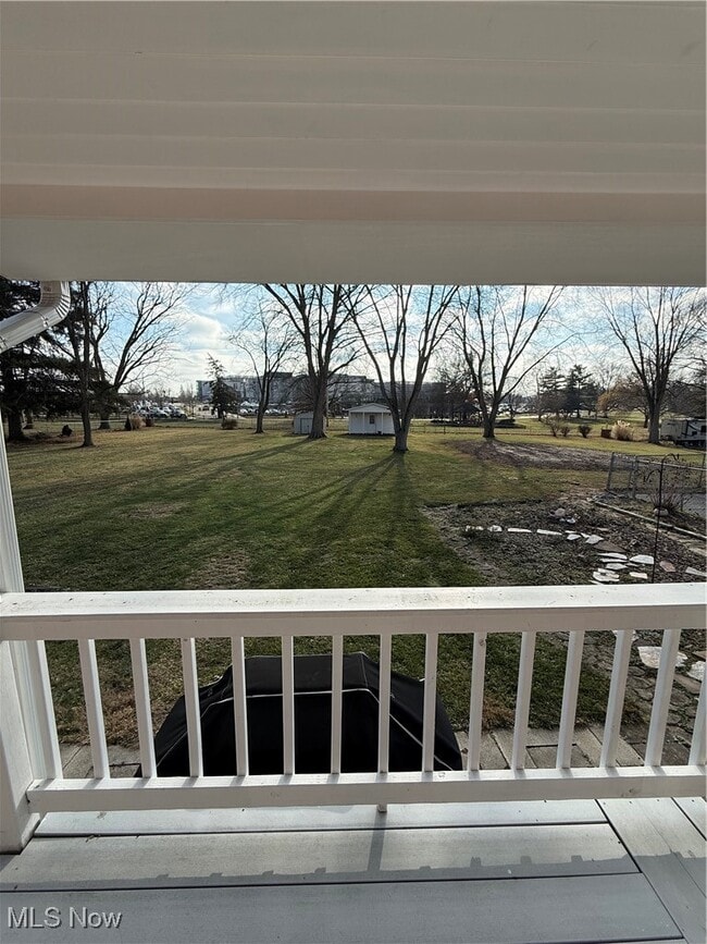 Building Photo - 964 Country Club Dr