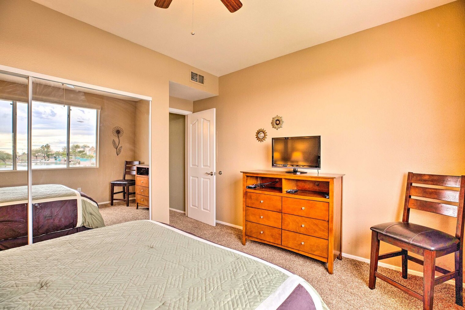 Building Photo - 16013 S Desert Foothills Pkwy