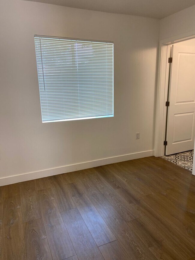 Building Photo - 11512 Emelita St