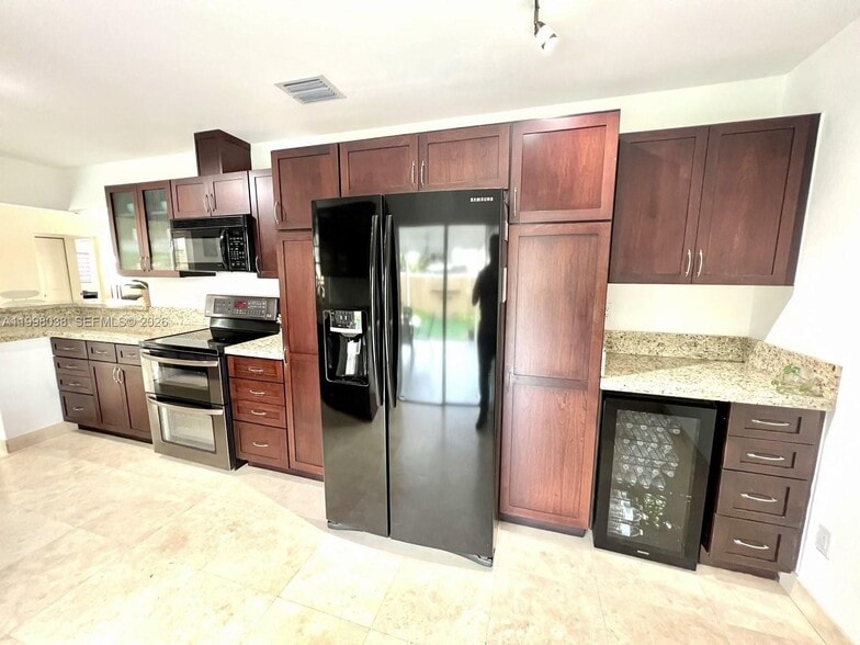 Building Photo - 1361 N Fieldlark Ln