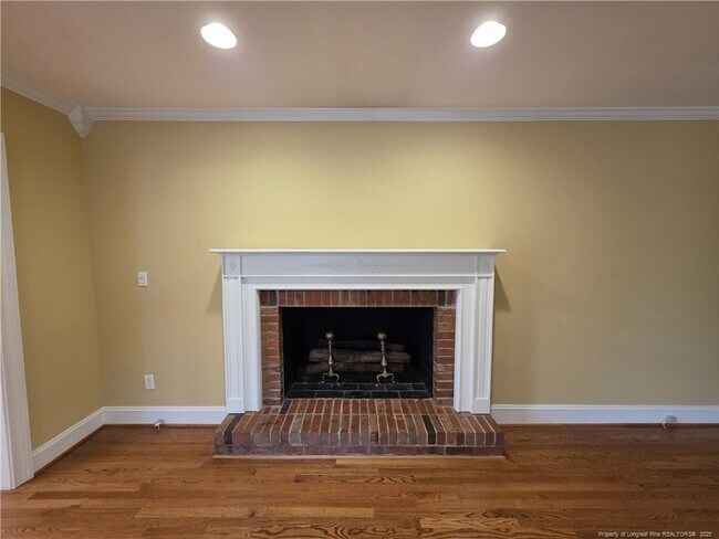 Building Photo - 342 Devane St