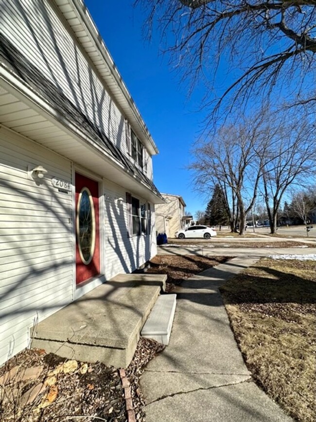 Building Photo - 2082-2084 Terry Ln