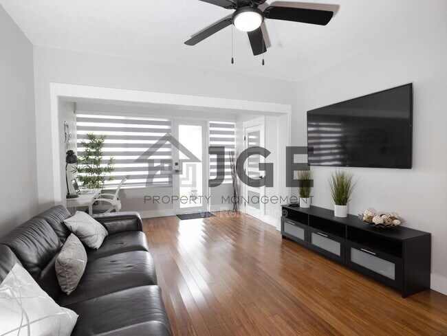 Building Photo - 270 NE 191st St