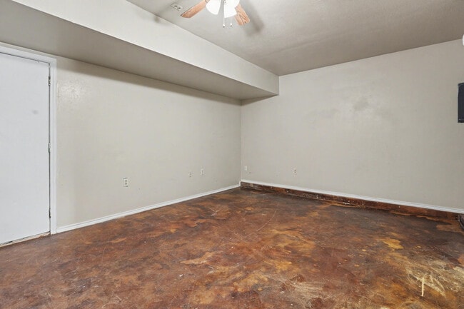 Building Photo - 1010 Hyden Ave