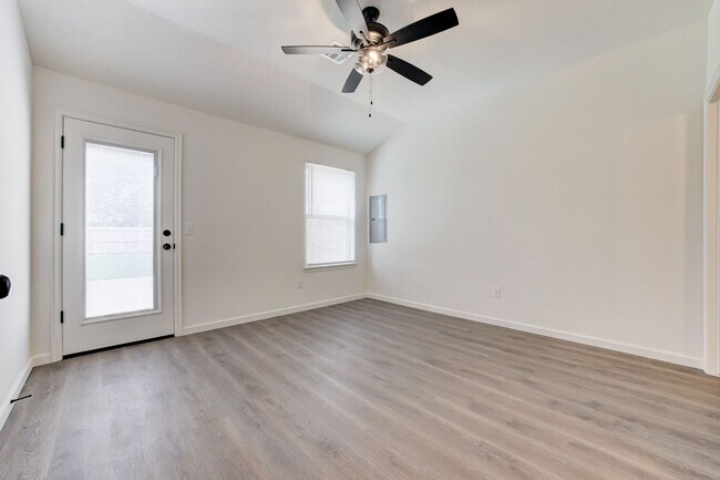 Building Photo - New Construction-Never Lived in Duplex, Pe...