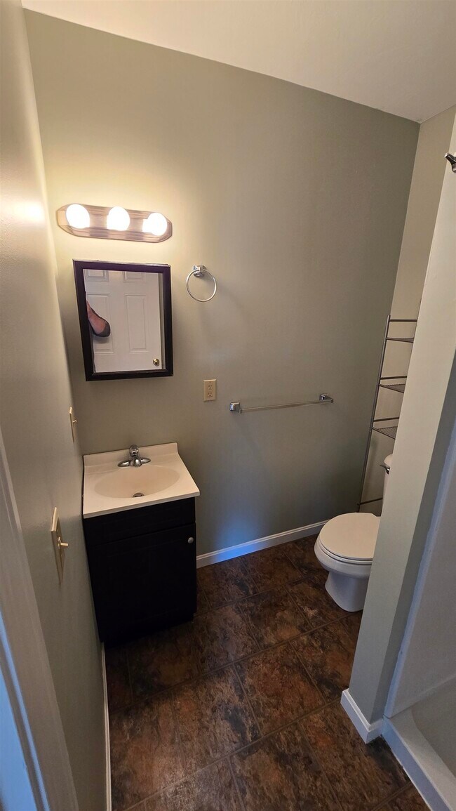 Building Photo - 30 S Main St