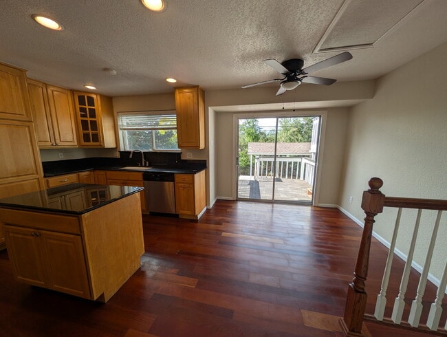 Building Photo - 1175 E Dry Creek Pl