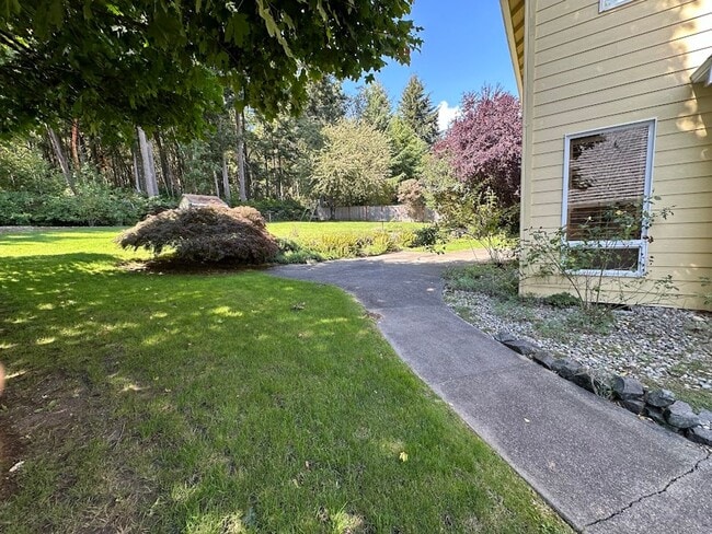 Building Photo - Luxury living in Gig Harbor!
