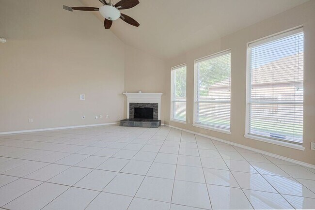 Building Photo - 2206 Grand Shore Ct